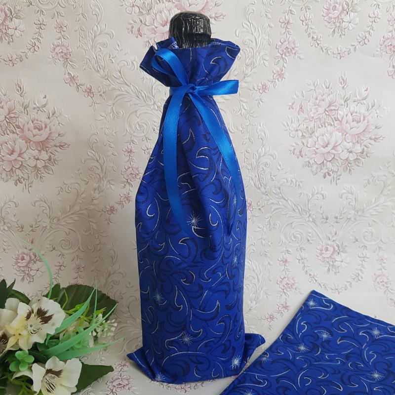 Csillogó ezüst mintás királykék zsák, textil ajándéktasak pezsgőkhöz