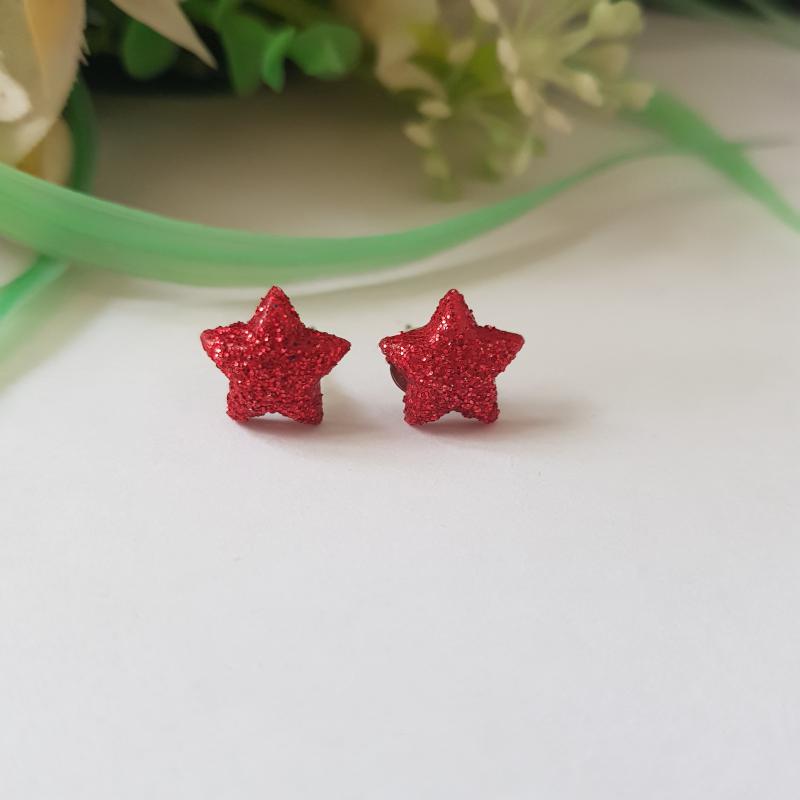 Csillogós piros színű, mini csillag alakú fülbevaló