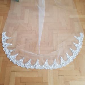1 rétegű, csipkés szélű EKRÜ, 3 méteres menyasszonyi fátyol (92.2)