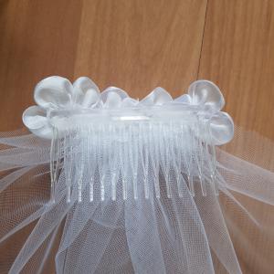 1 rétegű, gyöngyös szatén virágos, HÓFEHÉR MINI menyasszonyi fátyol (42.1)