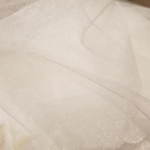 1 rétegű, szegetlen szélű, csillogós HÓFEHÉR, 2 méteres menyasszonyi fátyol (30.1)