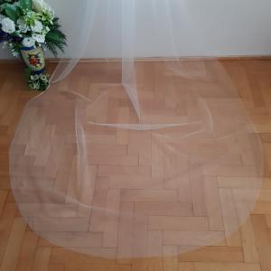 1 rétegű, szegetlen szélű, EKRÜ, 3 méteres menyasszonyi fátyol (34.2)