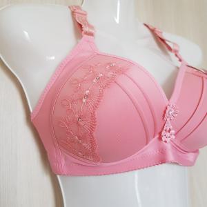 105B-s Push up hímzett, strasszköves melltartó