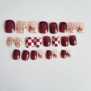 24db-os négyzet alakú DIY műköröm szett folyékony ragasztóval – bordó – rózsaszín - kockás