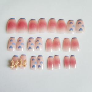 24db-os szűkített négyzet alakú DIY műköröm szett folyékony ragasztóval – rózsaszín – szívecskés - masnis