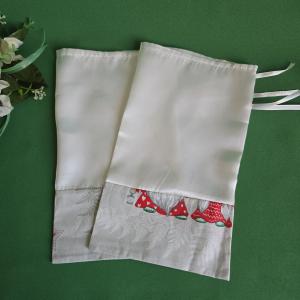 2db mintás pamut, hófehér szatén mikulás zsák, textil ajándéktasak