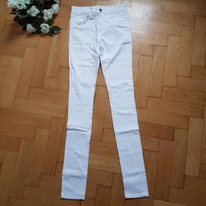 32-es/XS-es hófehér skinny nadrág