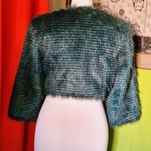 36-os/S-es fenyőzöld színű, fekete csíkós szőrme boleró, alkalmi kiskabát