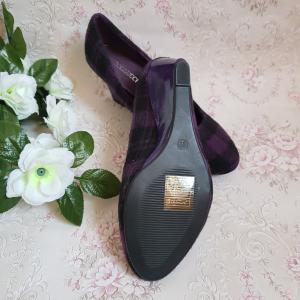 37-es lila-fekete kockás, telitalpú, magassarkú cipő