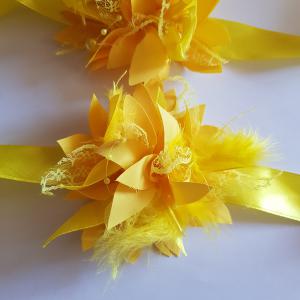 3db-os sárga színű gyöngyös virágos csuklódísz szett