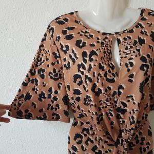 44-es/L-es leopárd mintás, rövid ujjú ruha, midi ruha