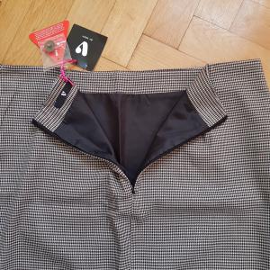 44-es/XL-es tyúklábmintás ceruza szoknya, midi szoknya