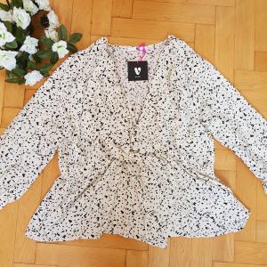 54-es/3XL-es fekete mintás, hosszú ujjú ekrü blúz, felső