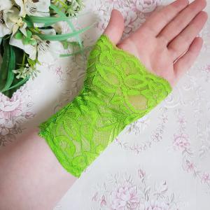 Almazöld színű, ujjatlan alkalmi csipke kesztyű
