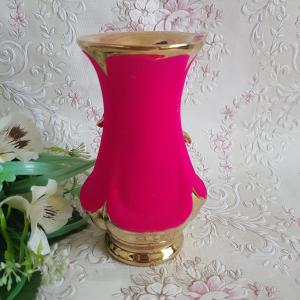 Aranyszínű, 3D virág díszes, pink bársony borítású kerámia váza - 2. osztály