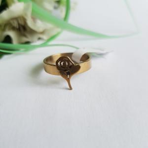 Aranyszínű, rózsa díszes gyűrű