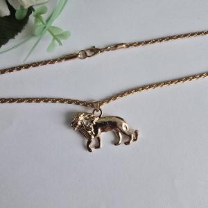 Aranyszínű, strasszköves oroszlán medálos nyaklánc