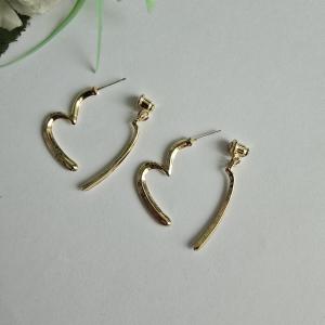 Aranyszínű szív alakú fülbevaló