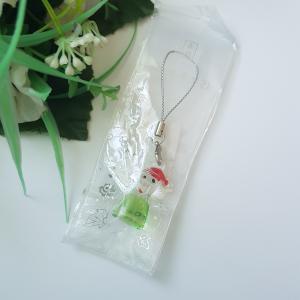 Áttetsző, baba alakú mobildísz, függődísz, táskadísz