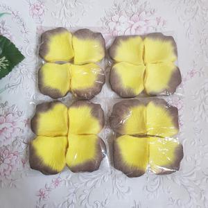 Barna szélű Sárga színű 100db-os textil virágszirom