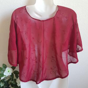 Borvörös színű hímzett muszlin pelerin, válltakaró