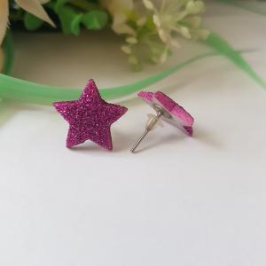 Csillogós lila színű, csillag alakú fülbevaló