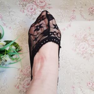 Egyedi készítésű csipke zokni, titokzokni