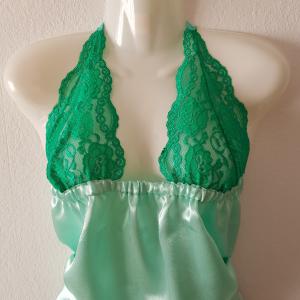 Egyedi készítésű, M/L-es méretű csipkés szatén fehérnemű, pizsama