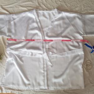 Egyszínű hófehér szatén köntös – kb. 6XL-es