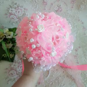 Élénk rózsaszín színű szatén menyasszonyi örökcsokor