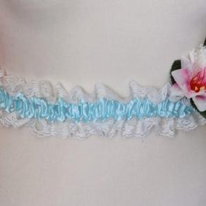Fehér csipkés, türkizkék menyasszonyi öv, gumis derékpánt