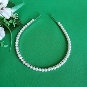 Fehér gyöngyös hajpánt, menyasszonyi hajdísz