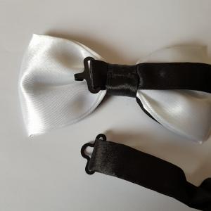 Fekete-fehér színű szatén csokornyakkendő