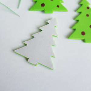 Fenyőfa alakú pufi matrica, öntapadós karácsonyi dísz DARABRA