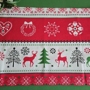 Fenyőfa, rénszarvas mintás karácsonyi asztalközép, asztali futó, terítő