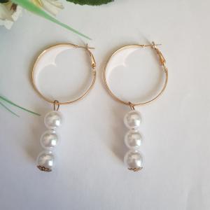 Gyöngyökkel díszített karika fülbevaló