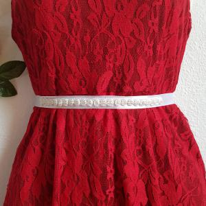 Gyöngyös, hímzett virág díszes menyasszonyi öv, hófehér szatén öv