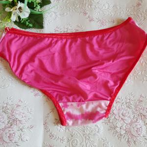 Hagyományos fazonú, rózsaszín pamut bugyi