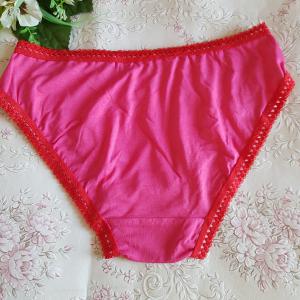 Hagyományos fazonú, rózsaszín pamut bugyi