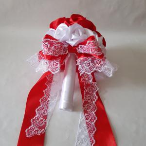 Hófehér-piros színű csipkés menyasszonyi örökcsokor