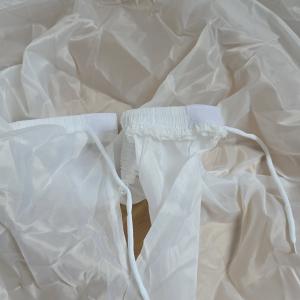 Hófehér színű 3 karikás menyasszonyi alsószoknya, abroncs tépőzáras, megkötős derékkal