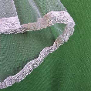 Hófehér színű, csipkés szélű menyasszonyi pelerin, tüll pelerin, válltakaró