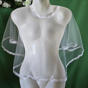 Hófehér színű, csipkés szélű menyasszonyi pelerin, tüll pelerin, válltakaró