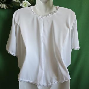 Hófehér színű, csipkés szélű muszlin pelerin, menyasszonyi pelerin, válltakaró