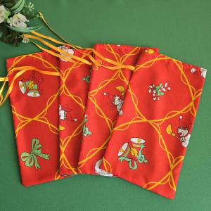 Karácsonyi csengő, hóember, cukorka mintás pamut-szatén mikulás zsák, textil ajándéktasak