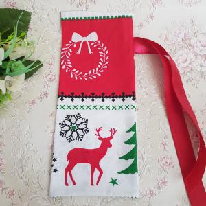 Karácsonyi, fenyőfa, rénszarvas mintás zsák, textil ajándéktasak borokhoz