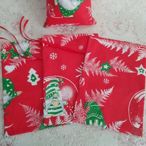 Karácsonyi, manó mintás piros mikulás zsák, textil ajándéktasak