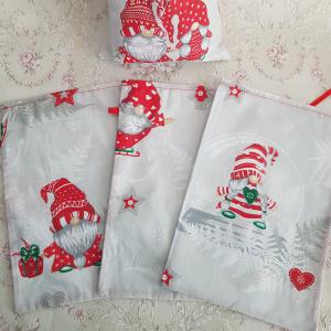 Karácsonyi, manó mintás szürke-színes mikulás zsák, textil ajándéktasak