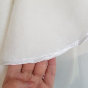Kb. XL-es, szatén szegélyes fehér menyasszonyi szőrme boleró, félkabát