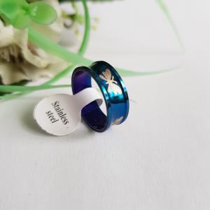 Kék színű, pillangó mintás, homorított gyűrű